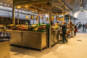 Shopping for Groceries With Food Delivery Subscriptions