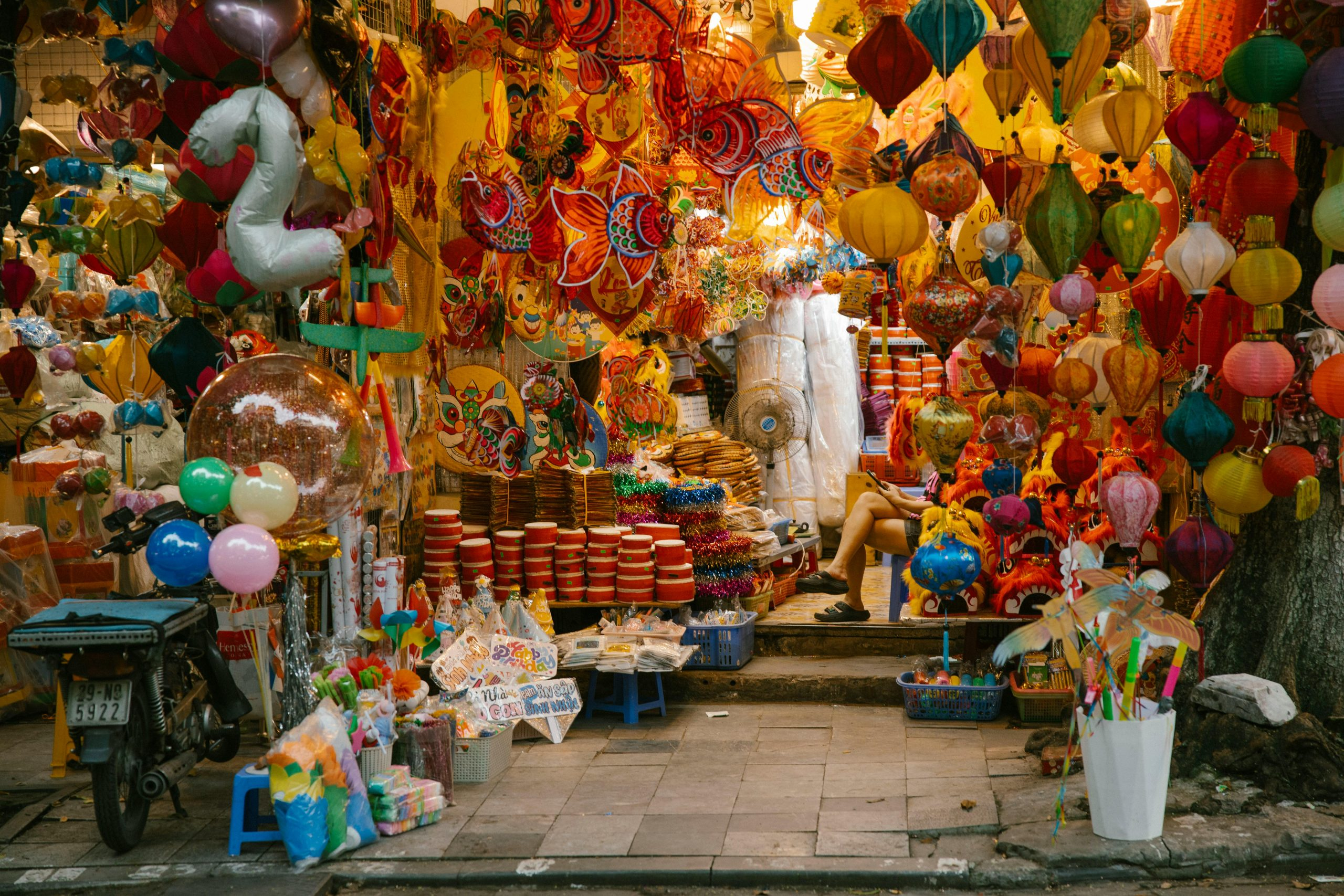 Combining travel and shopping for cultural souvenirs