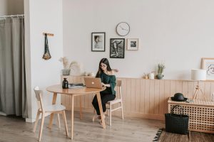 Smart Gardening Gadgets For Urban Apartment Spaces