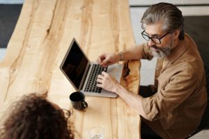 Software Project Management Tactics for Distributed Teams