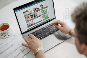 Testing products in-store before committing to online purchases