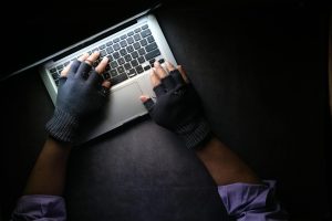 Anti-Theft Laptop Gadgets For Travelers And Nomads