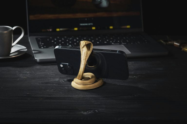 How to create a functional and stylish home office on a budget